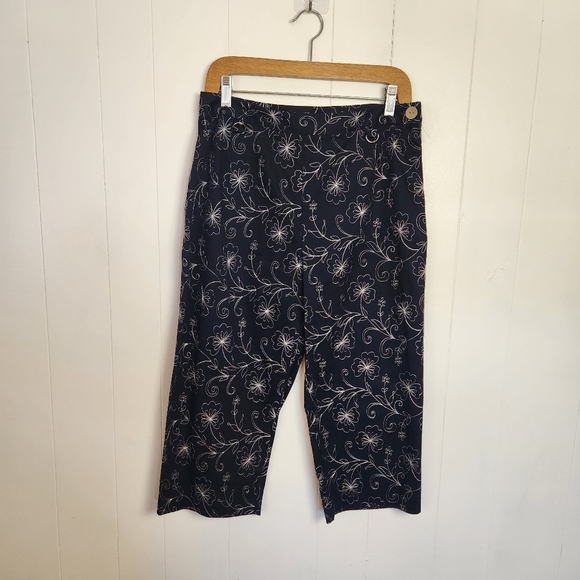 Maison D'Amelie Navy Floral Cropped Wide Leg Pants Womens Size Small New - Picture 2 of 11